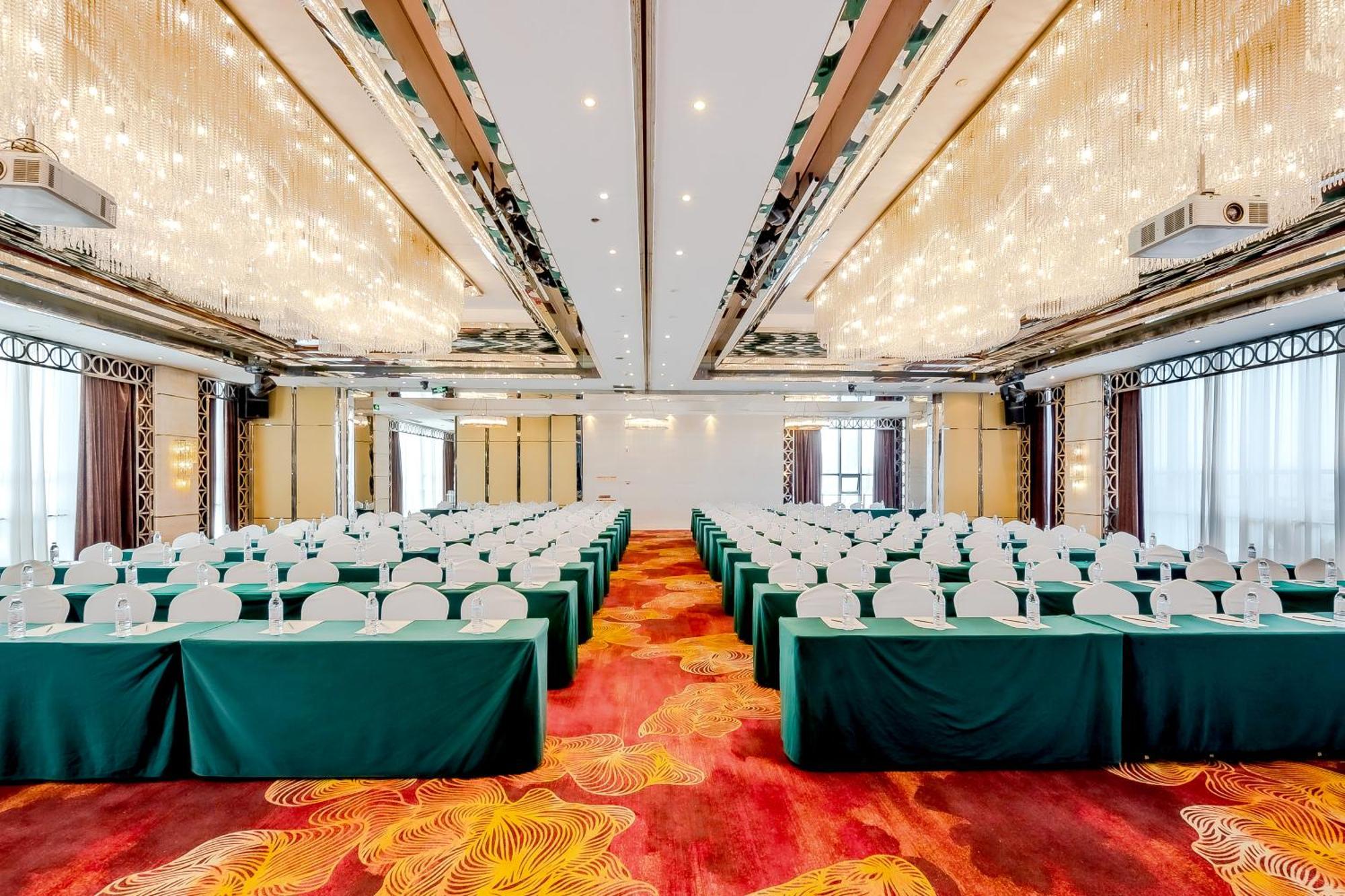 Celebrity Upper Class Hotel Chengdu Esterno foto
