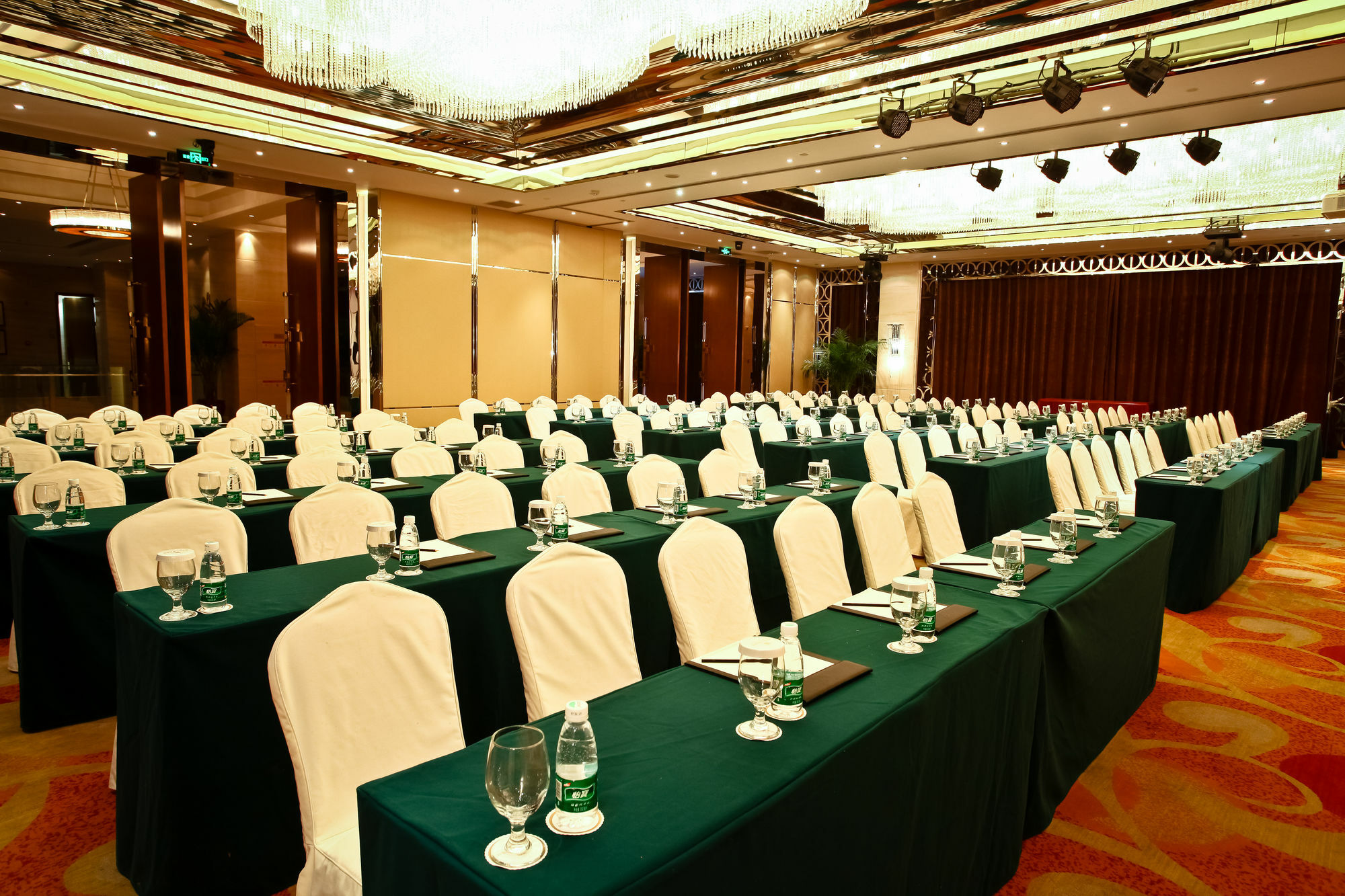Celebrity Upper Class Hotel Chengdu Esterno foto